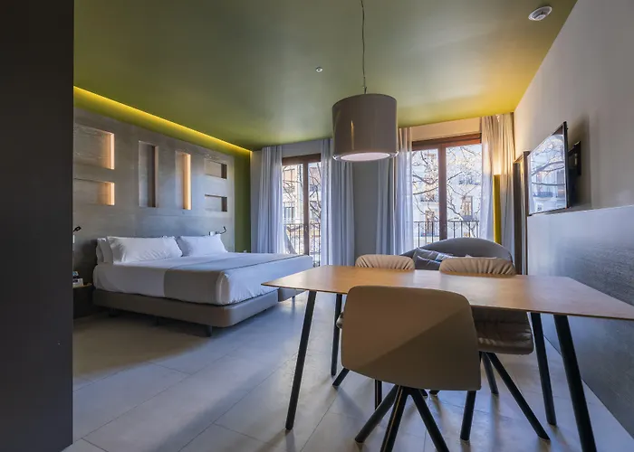 Myr Plaza Mercado & فندق