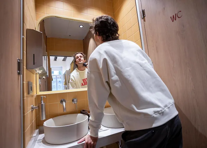 Camila بيت شباب فالنسيا