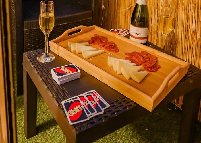 Cabanal Beachfront , 1 Min To Sea , Ac , Coffee , Balcony , Fastwifi *