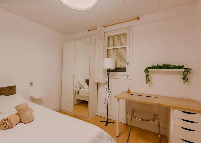 아파트 Cabanal Beachfront , 1 Min To Sea , Ac , Coffee , Balcony , Fastwifi *