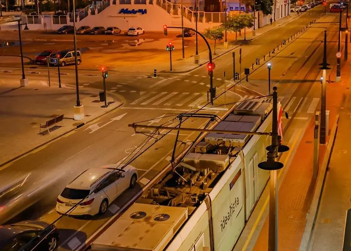 Cabanal Beachfront , 1 Min To Sea , Ac , Coffee , Balcony , Fastwifi *