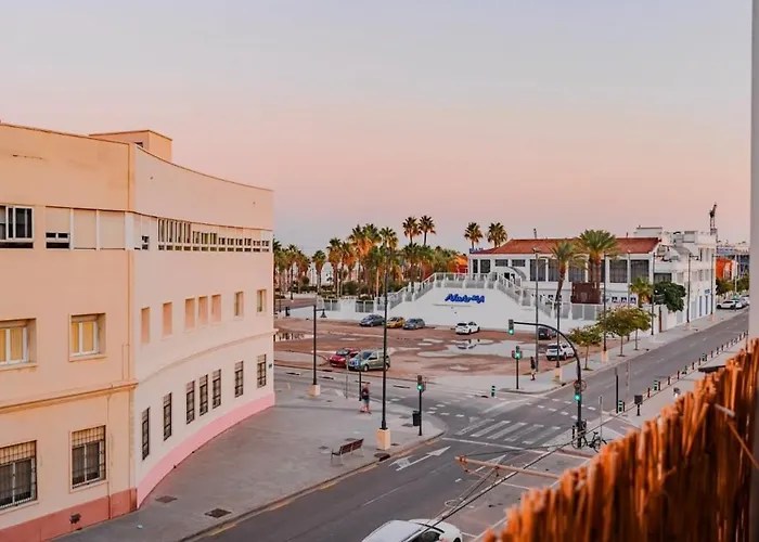 아파트 Cabanal Beachfront , 1 Min To Sea , Ac , Coffee , Balcony , Fastwifi 발렌시아