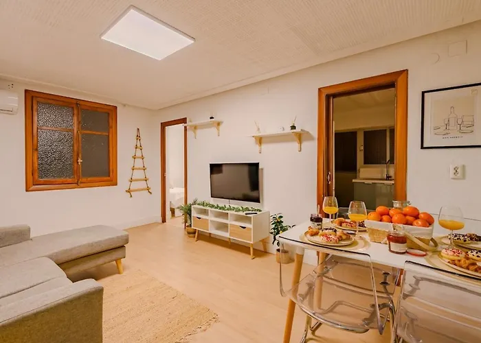 아파트 Cabanal Beachfront , 1 Min To Sea , Ac , Coffee , Balcony , Fastwifi *