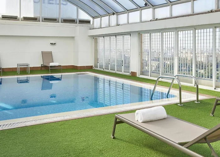 Nh Center 4* Valence