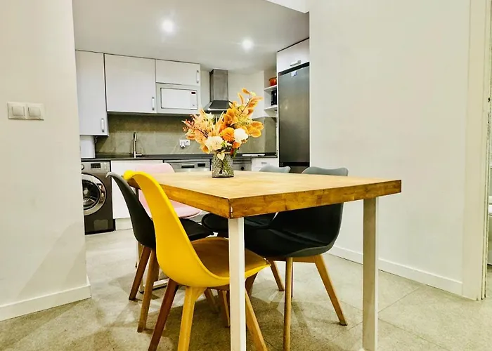 펜션 Design & Stylish House In The Center Of