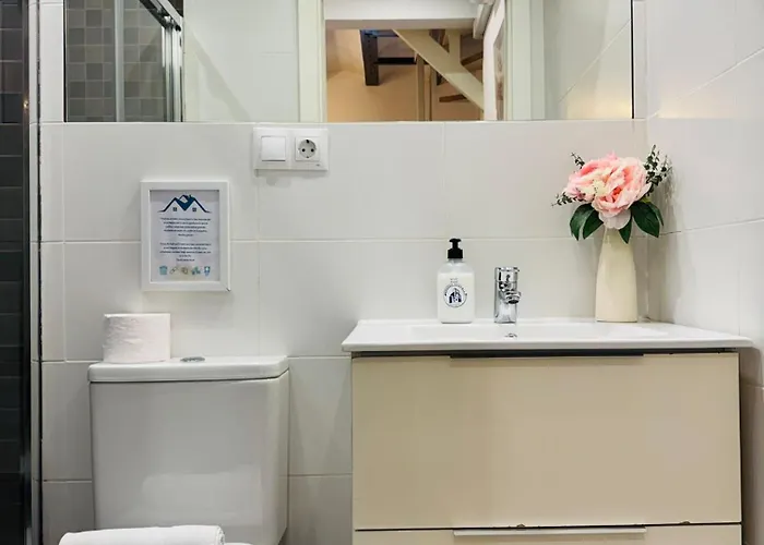 Design & Stylish House In The Center Of 펜션 *