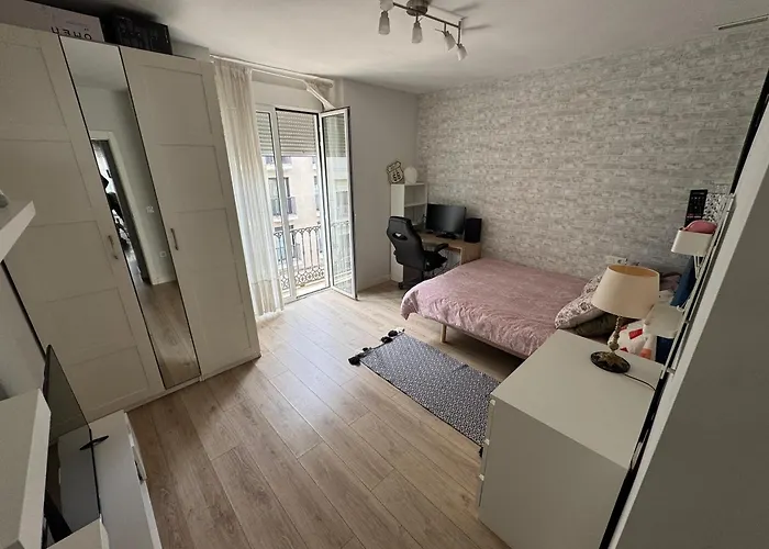 Δωμάτια σε οικογενειακή κατοικία En El Centro Con Balcon Βαλένθια