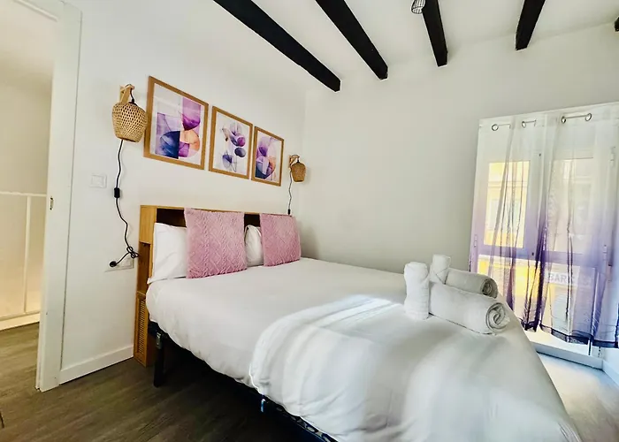 Design & Stylish House In The Center Of