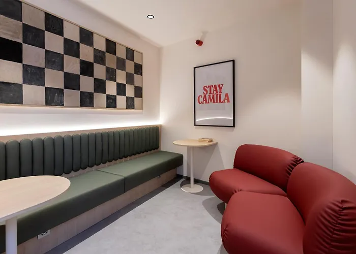 بيت شباب Camila فالنسيا