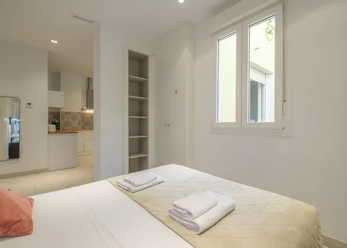 Chic & Comfortable Apartment, Private Terrace 4*