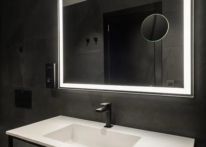 酒店 Blanq Gran Via 4*