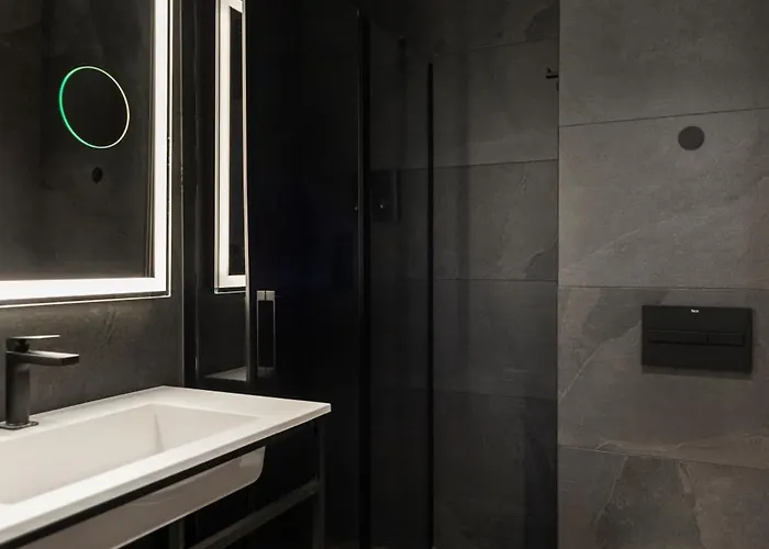 호텔 Blanq Gran Via 4*