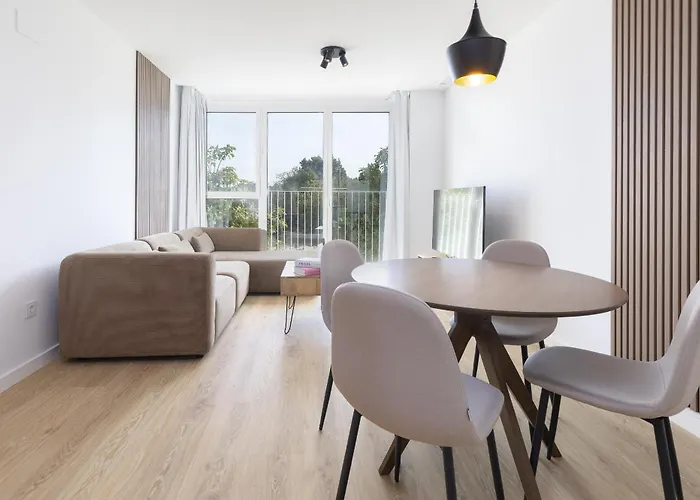 Apartup Port Marina Azura شقة