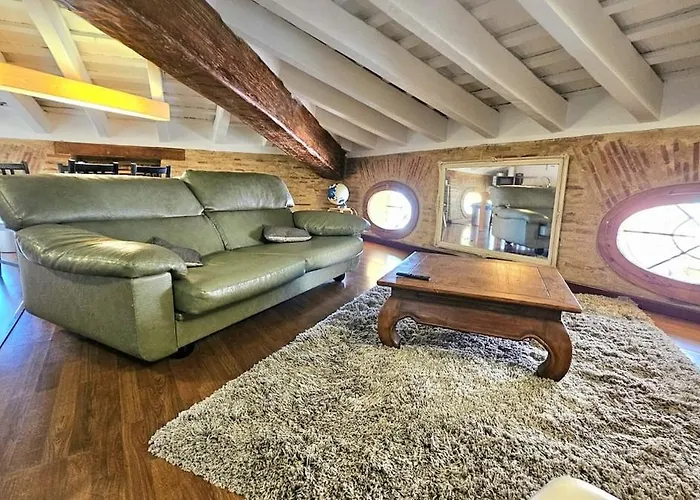 Atico Exclusivo Del Siglo Xvi Con Terraza Privada En El Corazon De Ciutat Vella Valencia