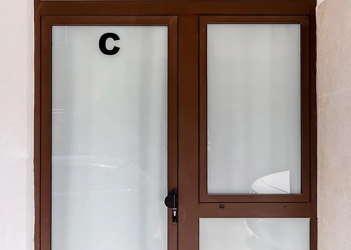 C - Design El Grao Close To The شقة *