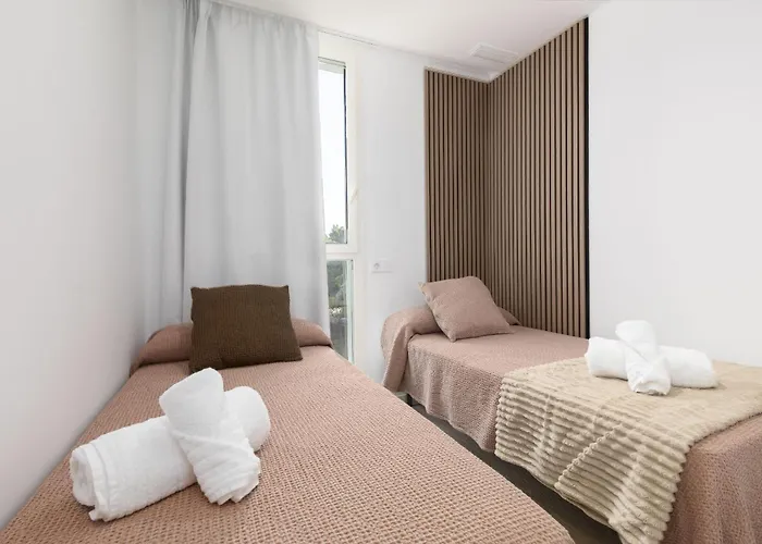 Apartup Port Marina Azura شقة