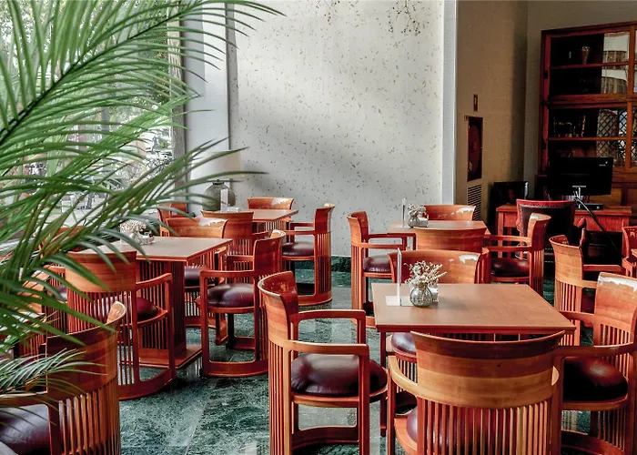 Melia Plaza Hotel 4*