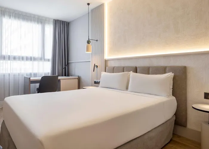 伊鲁尼昂瓦伦西亚3号酒店 酒店