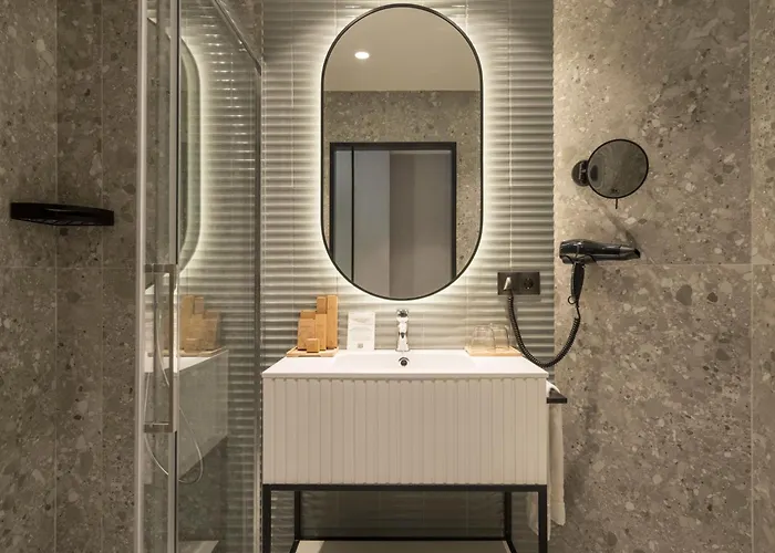 伊鲁尼昂瓦伦西亚3号酒店 酒店