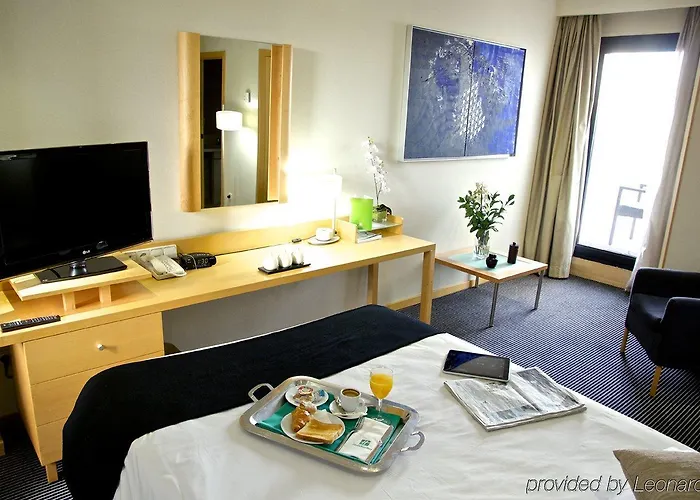 فندق Alameda Plaza 4*