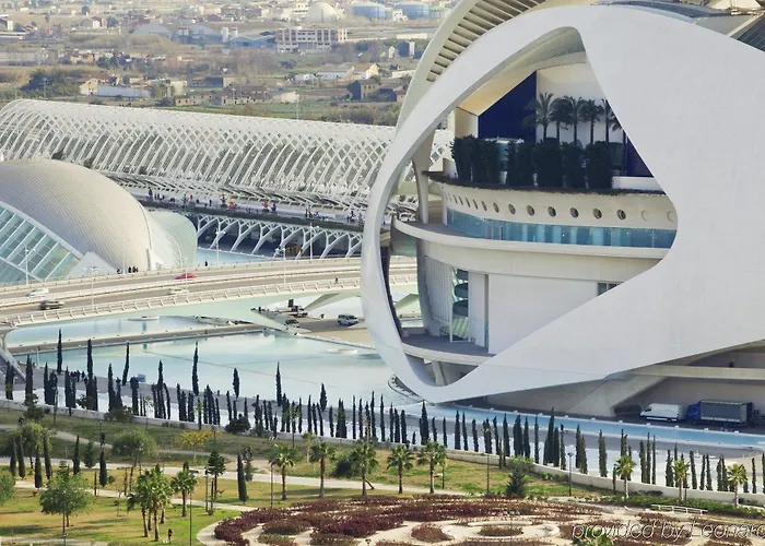 Alameda Plaza فندق