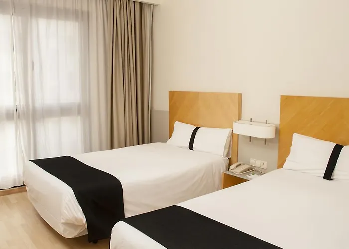 فندق Alameda Plaza 4*