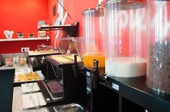 Quart Youth & Ostello *