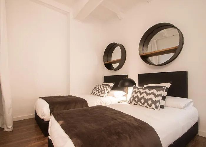 Luxury - Boutique Center *