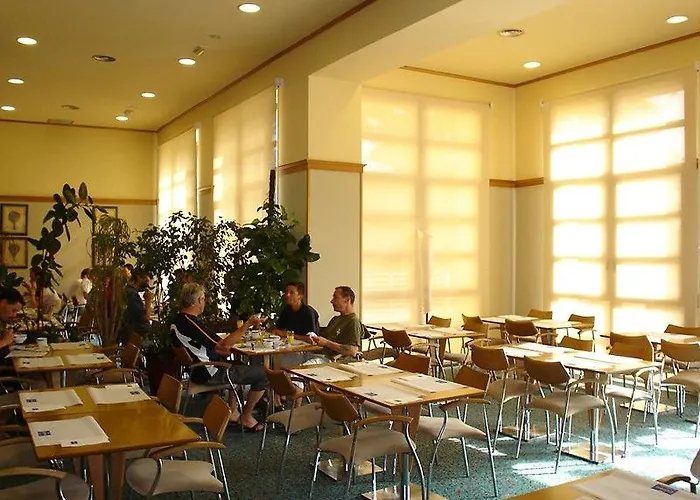 Express Ciudad De Ciencias By Ihg Hotell Valencia