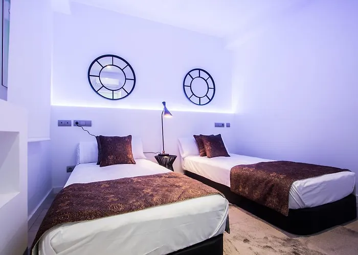 Luxury - Boutique Center *