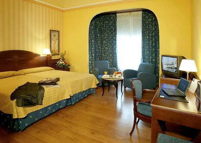 Hotel One Shot Reina Victoria