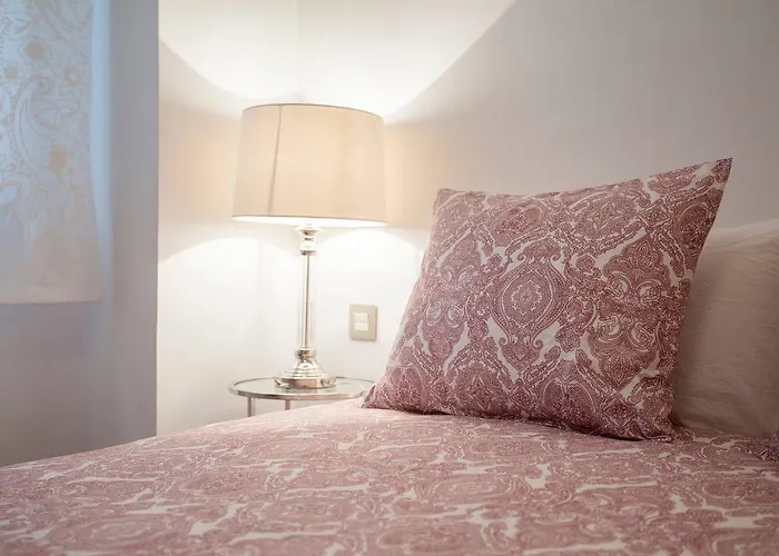 Hi - Jorge Juan Valencia