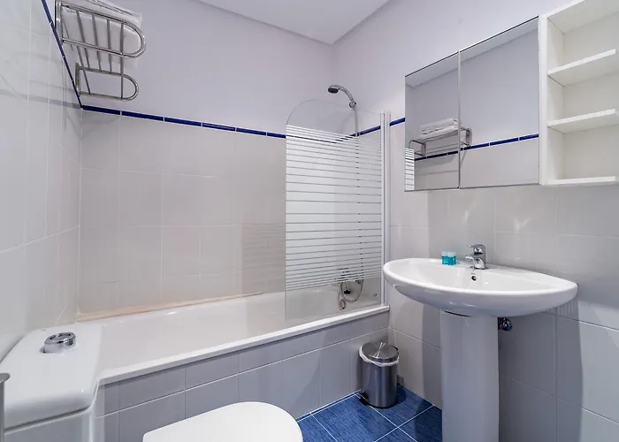 Travel Habitat Atico Calle Comedias * Valencia