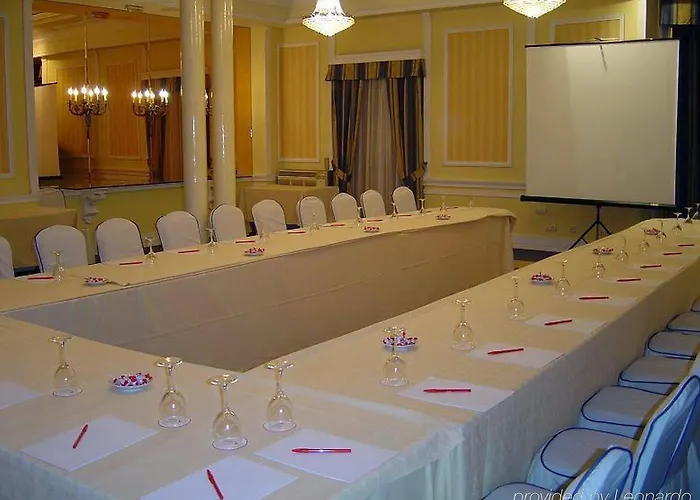 Hotel One Shot Reina Victoria 4*