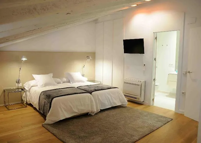 Mon San Martin Hotel *