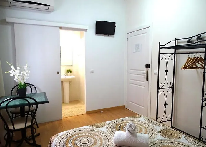 Suits You: Adults-only Centro Historico With Auto Check-in Valencia