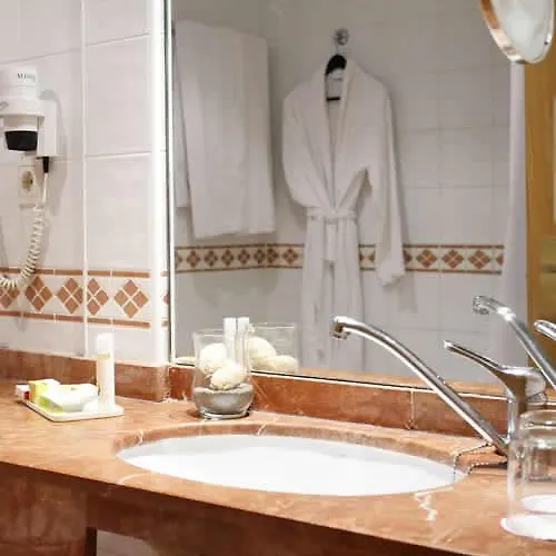 One Shot Colon 3* Валенсия