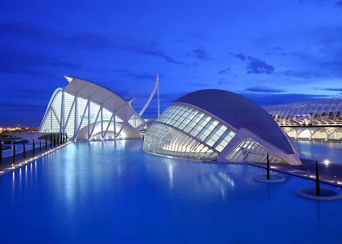 伊鲁尼昂瓦伦西亚3号酒店 3*