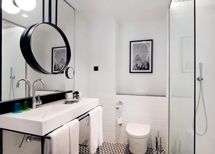 Hotel One Shot Reina Victoria 4*