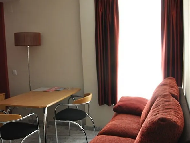 Citizentral Gascons شقة *