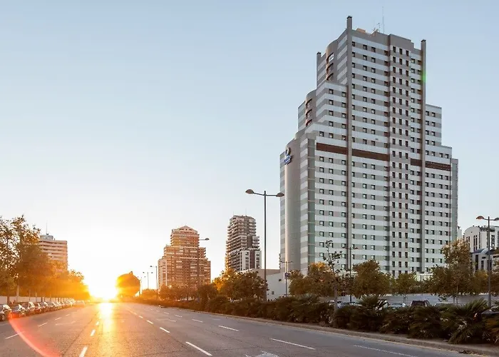 伊鲁尼昂瓦伦西亚3号酒店 酒店 3*