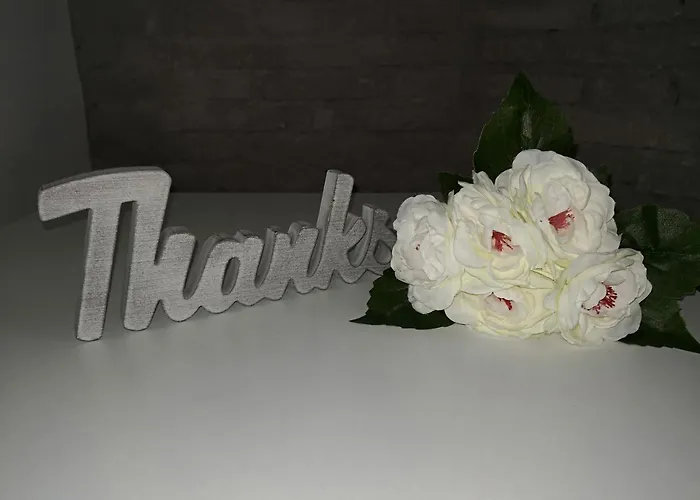 By Eric Olsan شقة فالنسيا