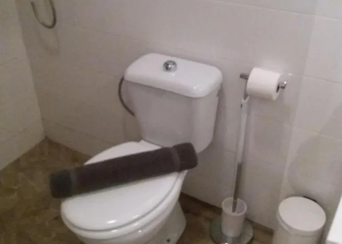 شقة By Eric Olsan *