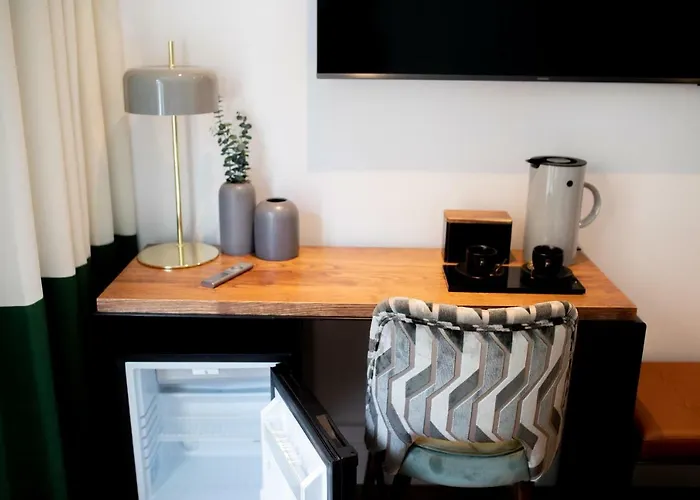 Mate Cosmo - Centre, Valence