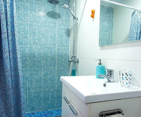 Versus Near Of Arts *