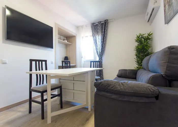 아파트 Versus Near Of Arts *