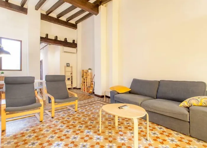 Luminous Attic Down Town 아파트