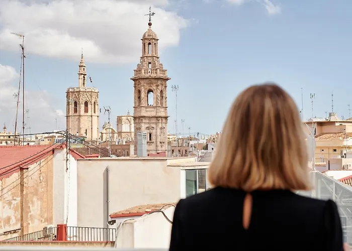 Mate Cosmo - Centre, Valence