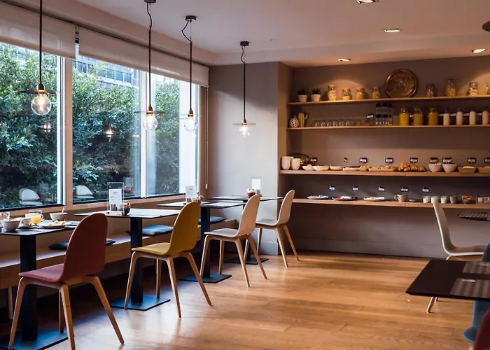 Отель One Shot Colon 3*